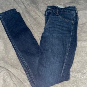 Hollister low rise jean jeggings size 3L